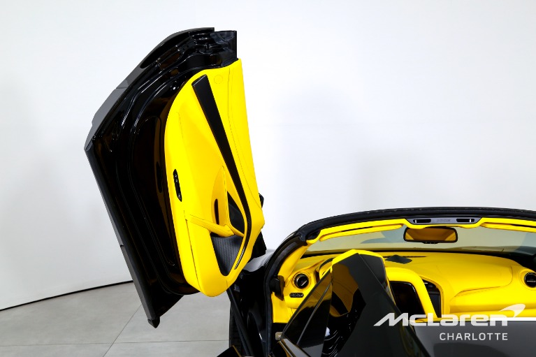 Used-2022-McLaren-720S-Spider-Performance