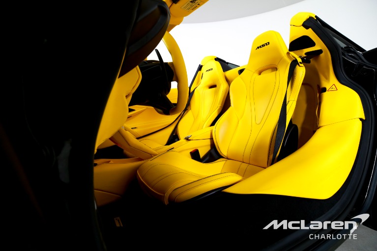 Used-2022-McLaren-720S-Spider-Performance