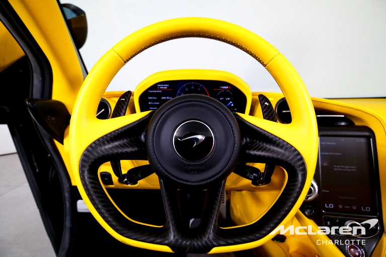 Used-2022-McLaren-720S-Spider-Performance