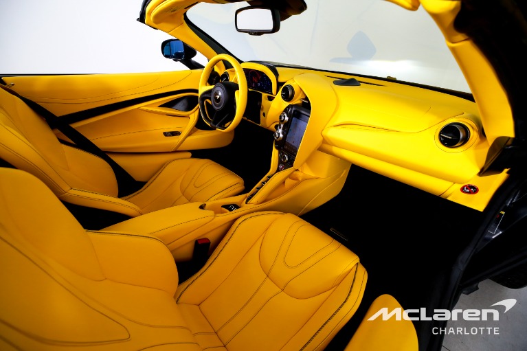 Used-2022-McLaren-720S-Spider-Performance