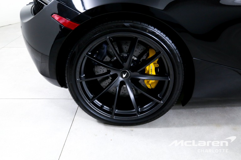 Used-2022-McLaren-720S-Spider-Performance