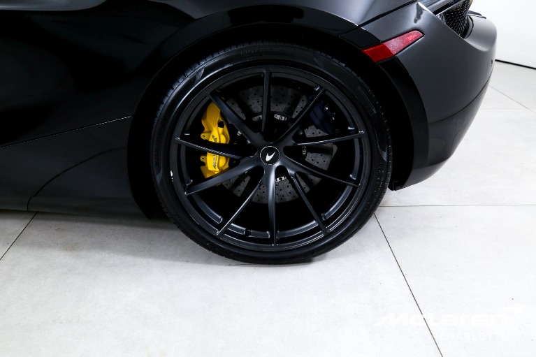 Used-2022-McLaren-720S-Spider-Performance