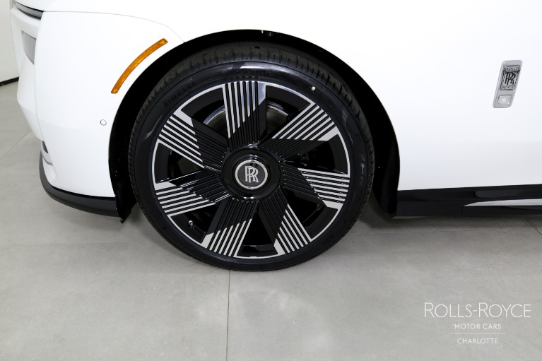 Used-2024-Rolls-Royce-Spectre