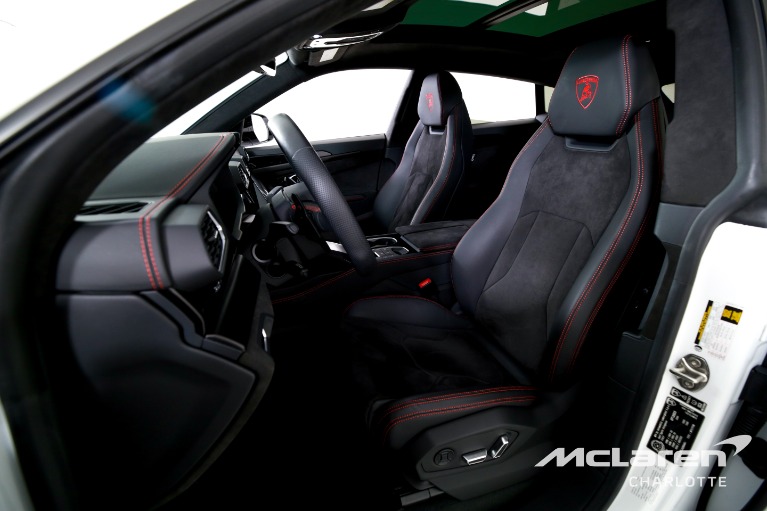 Used-2023-LAMBORGHINI-URUS-S-PEARL-CAPSULE