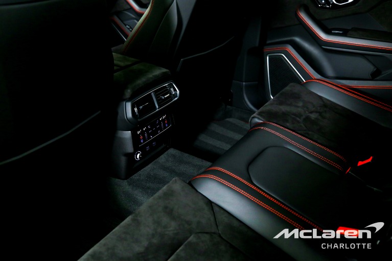 Used-2023-LAMBORGHINI-URUS-S-PEARL-CAPSULE