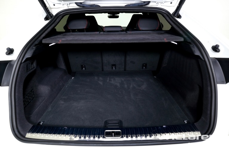 Used-2023-LAMBORGHINI-URUS-S-PEARL-CAPSULE