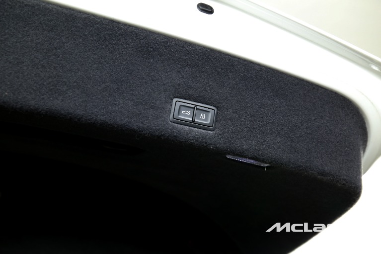 Used-2023-LAMBORGHINI-URUS-S-PEARL-CAPSULE