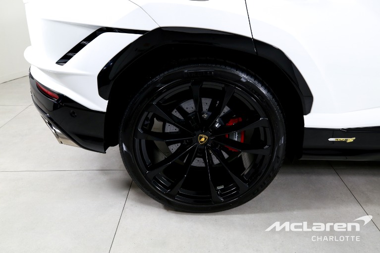 Used-2023-LAMBORGHINI-URUS-S-PEARL-CAPSULE