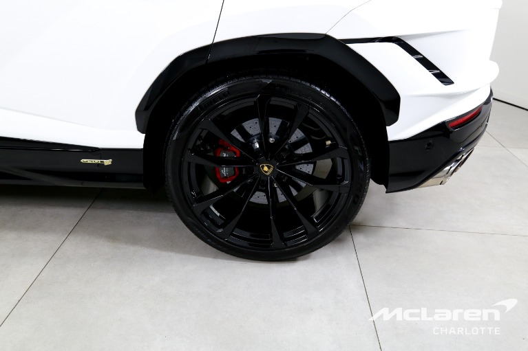 Used-2023-LAMBORGHINI-URUS-S-PEARL-CAPSULE