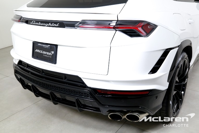 Used-2023-LAMBORGHINI-URUS-S-PEARL-CAPSULE