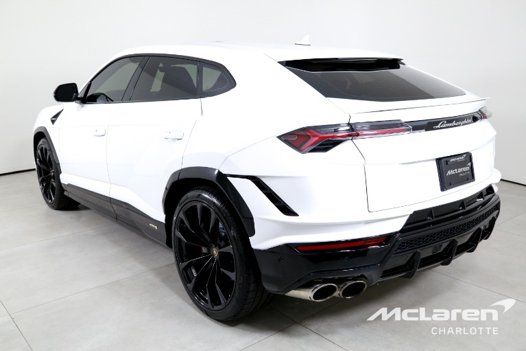 Used-2023-LAMBORGHINI-URUS-S-PEARL-CAPSULE