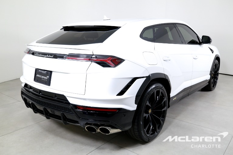 Used-2023-LAMBORGHINI-URUS-S-PEARL-CAPSULE