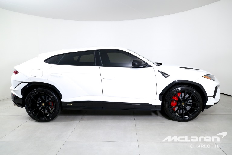 Used-2023-LAMBORGHINI-URUS-S-PEARL-CAPSULE
