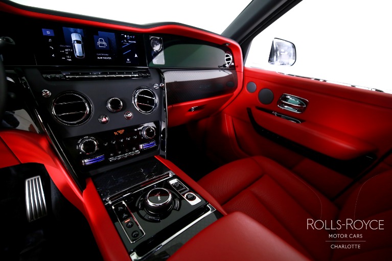Used-2025-Rolls-Royce-Black-Badge-Cullinan