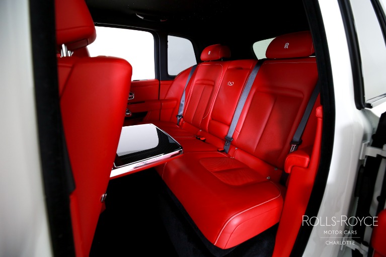 Used-2025-Rolls-Royce-Black-Badge-Cullinan