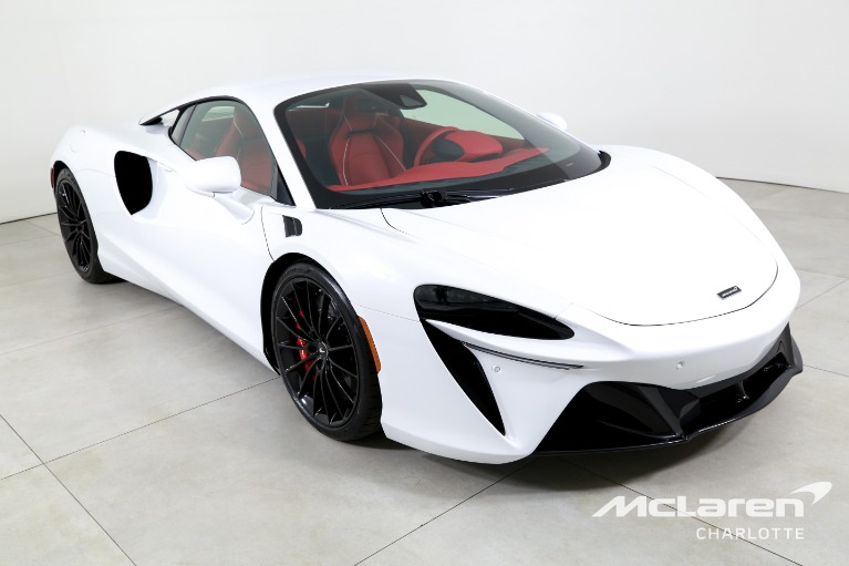 Used-2025-McLaren-Artura