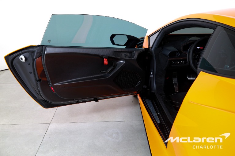 Used-2022-Lamborghini-Huracan-STO