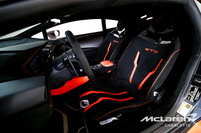 Used-2022-Lamborghini-Huracan-STO