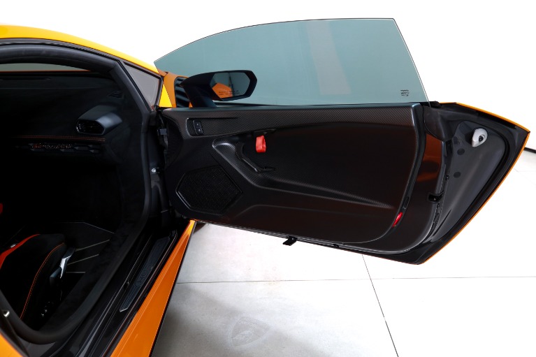 Used-2022-Lamborghini-Huracan-STO