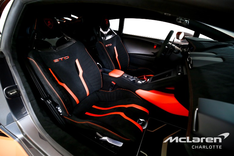 Used-2022-Lamborghini-Huracan-STO