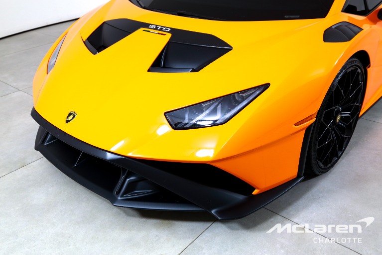 Used-2022-Lamborghini-Huracan-STO