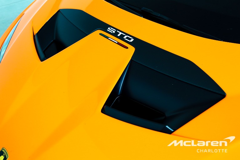 Used-2022-Lamborghini-Huracan-STO