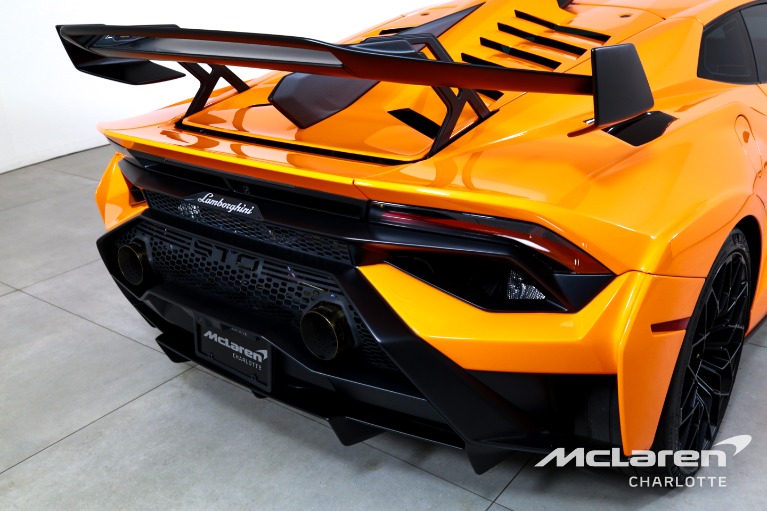 Used-2022-Lamborghini-Huracan-STO