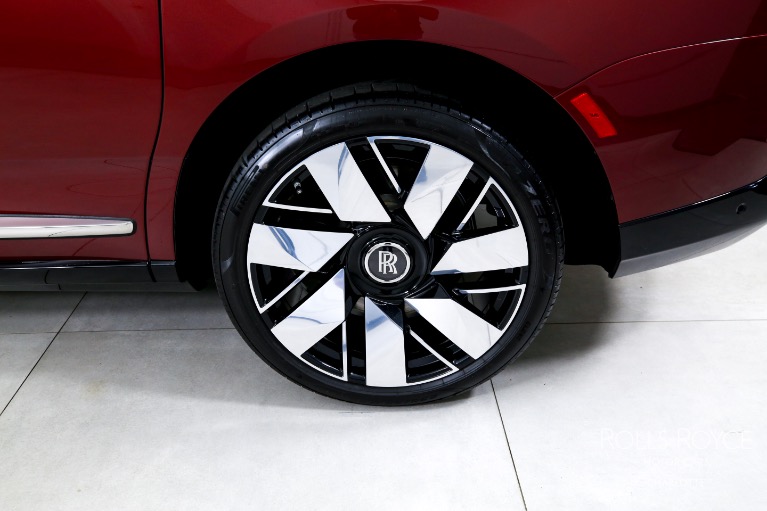 Used-2025-Rolls-Royce-Cullinan