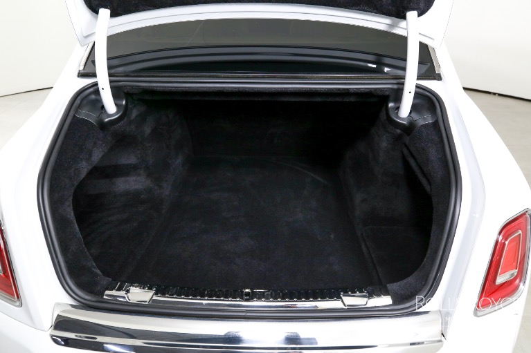 Used-2024-Rolls-Royce-Phantom