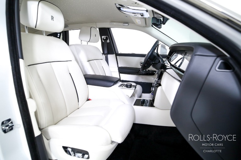 Used-2024-Rolls-Royce-Phantom