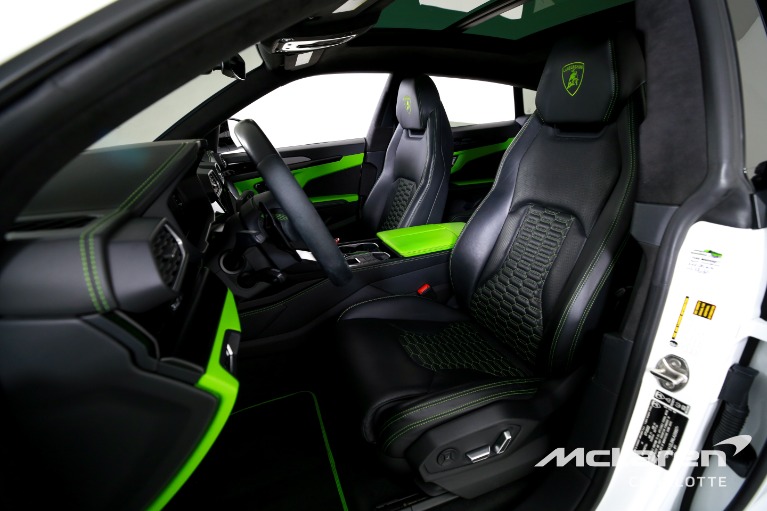 Used-2022-Lamborghini-Urus