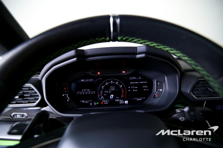 Used-2022-Lamborghini-Urus