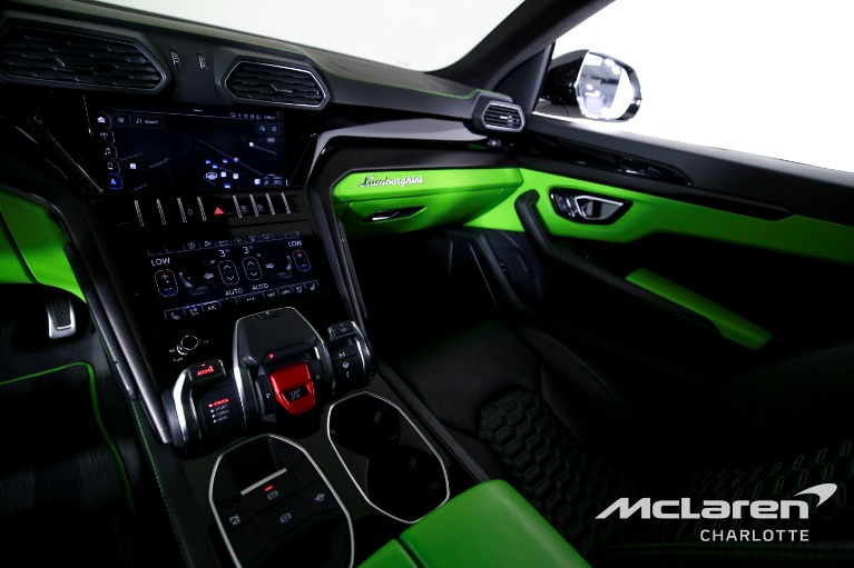 Used-2022-Lamborghini-Urus
