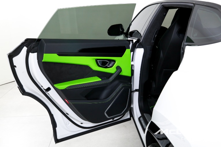 Used-2022-Lamborghini-Urus
