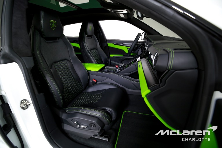 Used-2022-Lamborghini-Urus