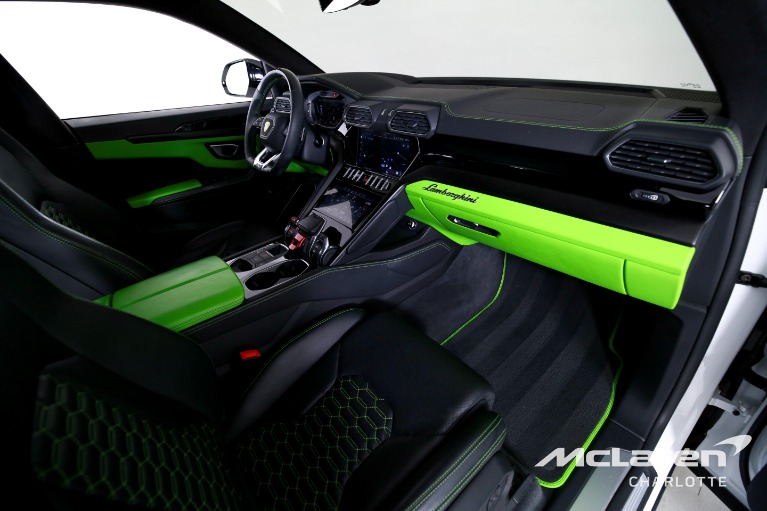 Used-2022-Lamborghini-Urus