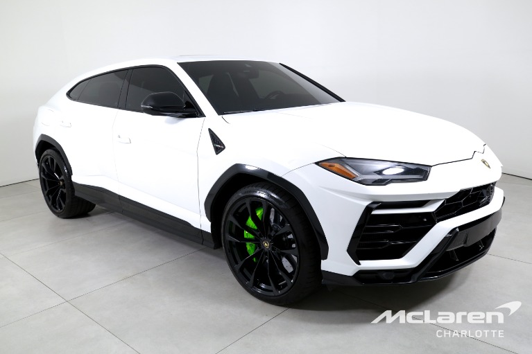 Used-2022-Lamborghini-Urus