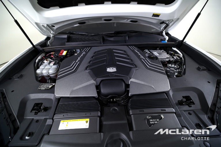 Used-2022-Lamborghini-Urus
