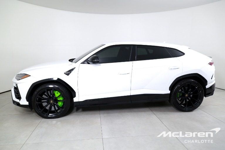 Used-2022-Lamborghini-Urus