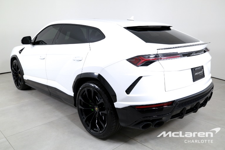 Used-2022-Lamborghini-Urus