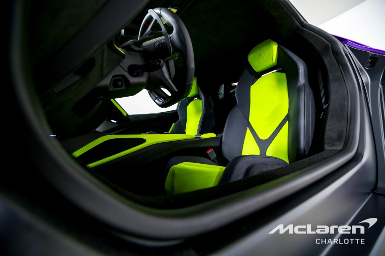 Used-2025-Lamborghini-Revuelto