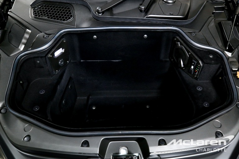Used-2025-Lamborghini-Revuelto