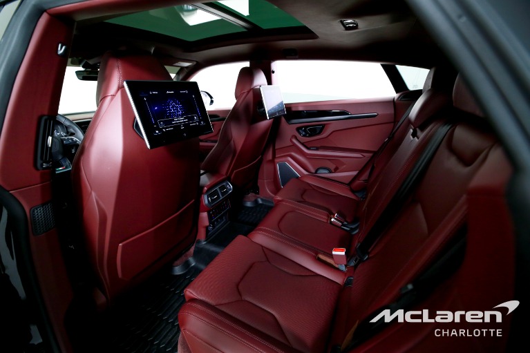 Used-2025-Lamborghini-Urus-SE