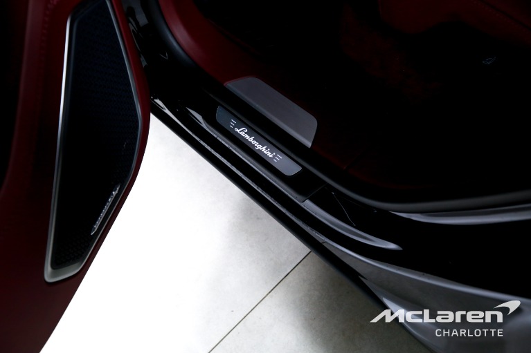 Used-2025-Lamborghini-Urus-SE