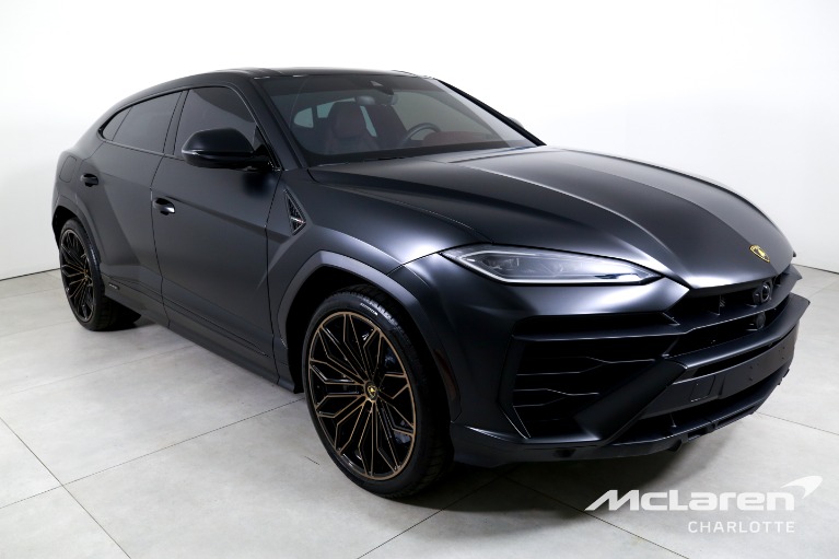 Used-2025-Lamborghini-Urus-SE