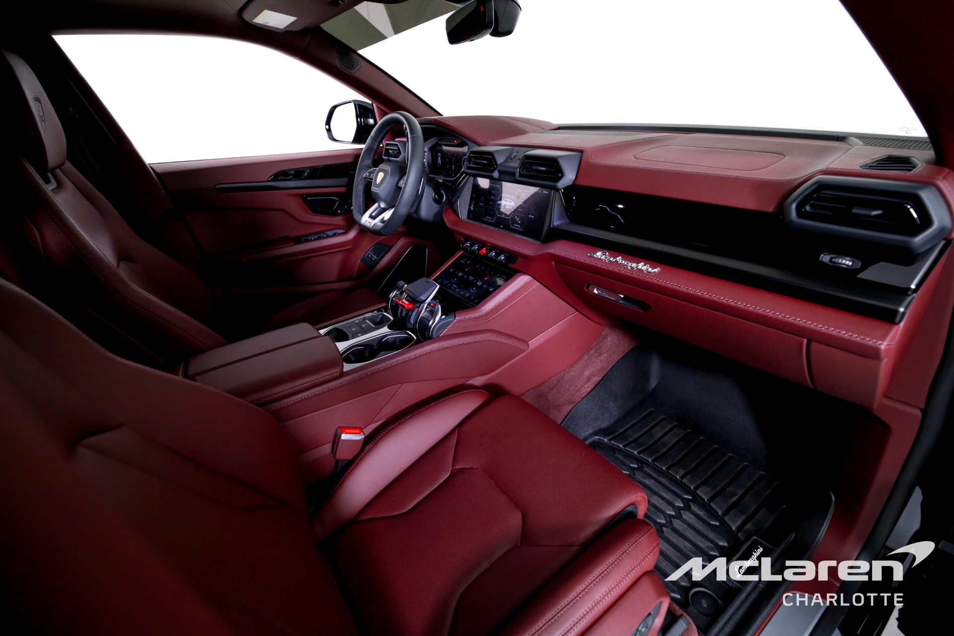 Used 2025 Lamborghini Urus SE | Charlotte, NC