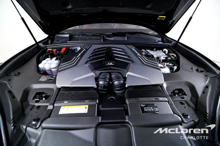 Used-2025-Lamborghini-Urus-SE