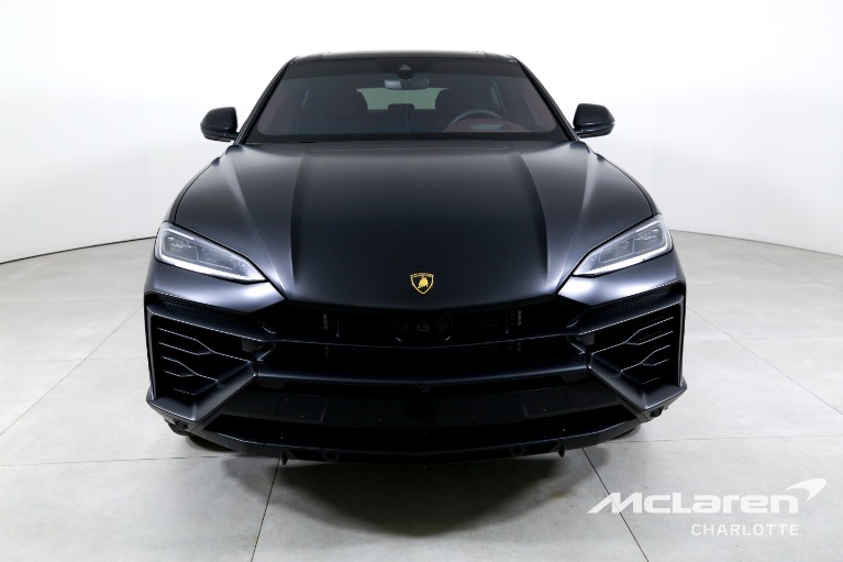Used-2025-Lamborghini-Urus-SE