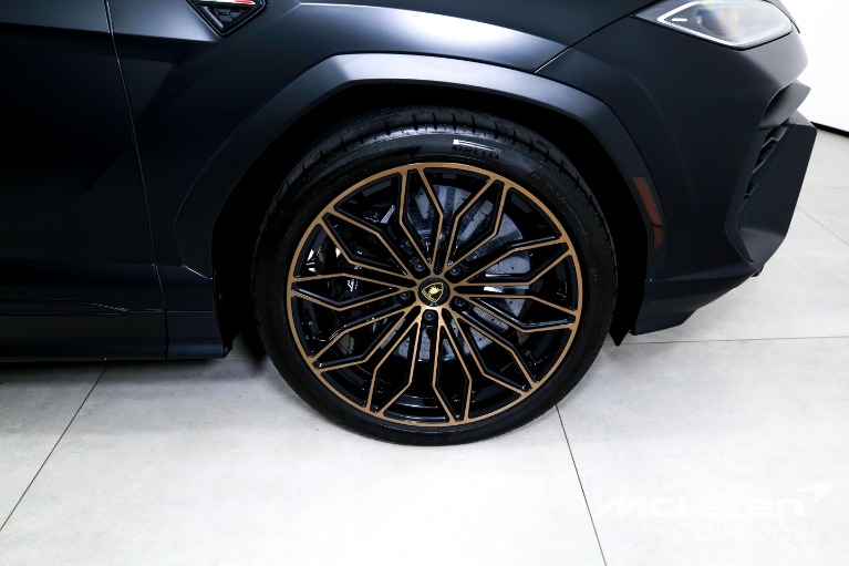Used-2025-Lamborghini-Urus-SE