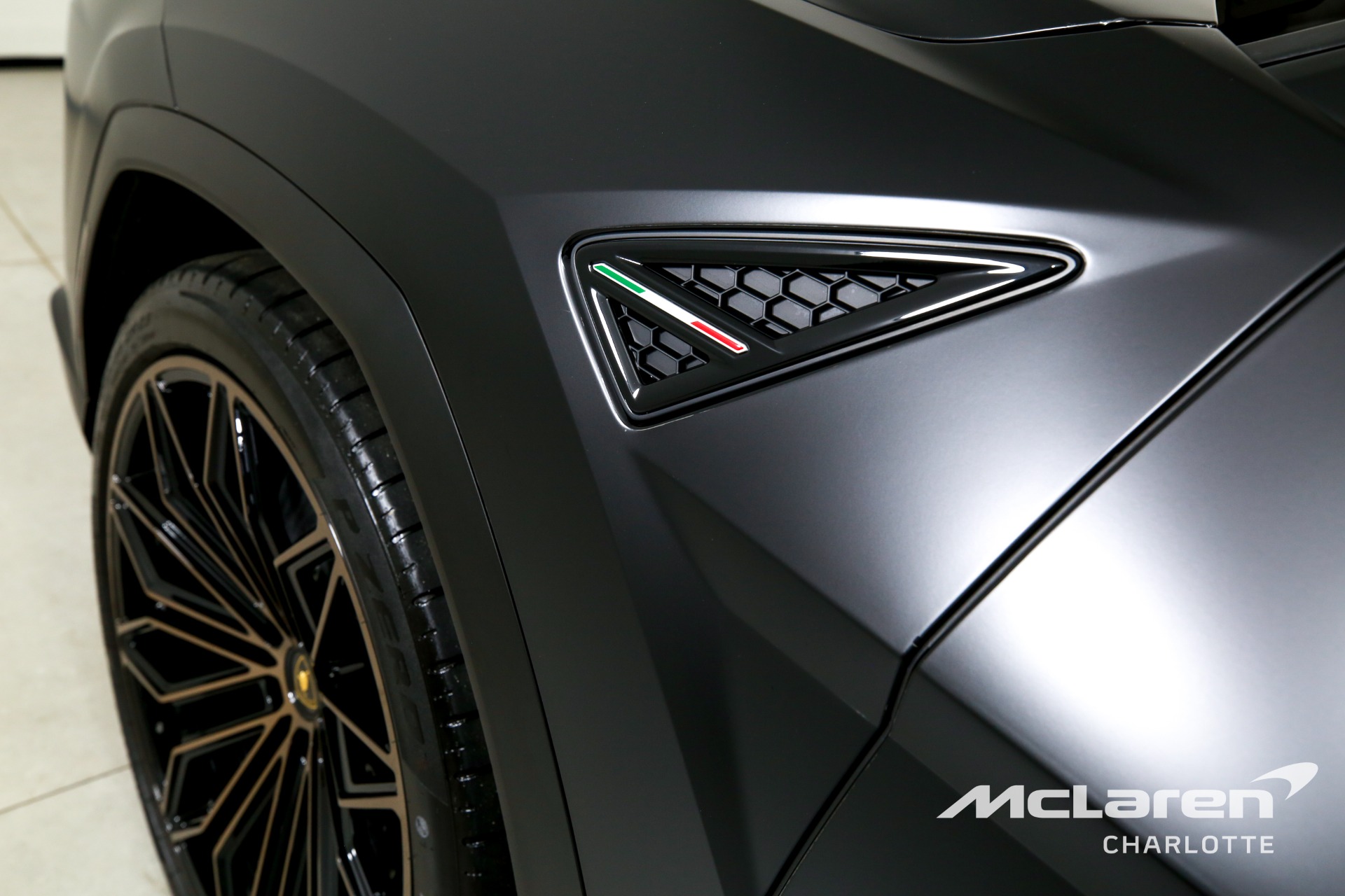 Used 2025 Lamborghini Urus SE | Charlotte, NC